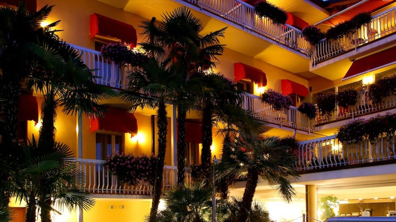 Hotel Capri Bardolino 3S
