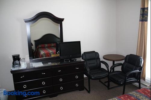 The Country Inn Motel - Gander - Schlafzimmer