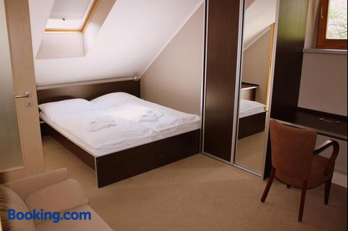 Penzion a Polocafe U Lavky - Chrudim - Schlafzimmer