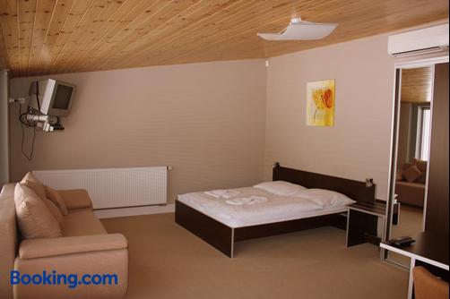Penzion a Polocafe U Lavky - Chrudim - Schlafzimmer