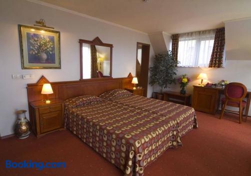 Hotel Central - Weliko Tarnowo - Schlafzimmer