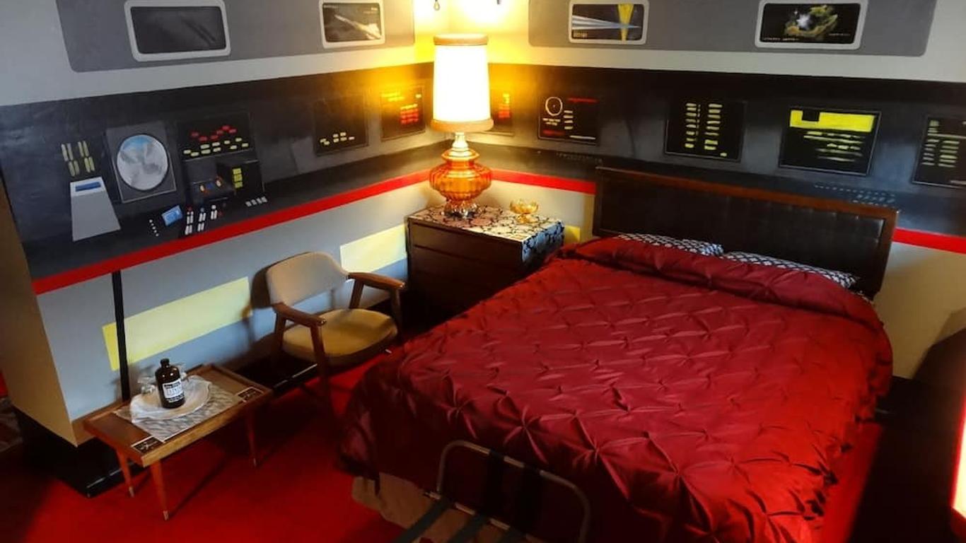 The Star Trek - USS Enterprise Room at the Itty Bitty Inn