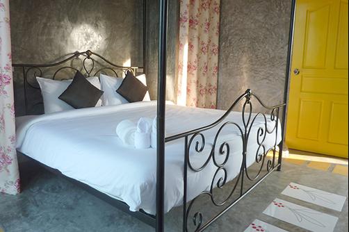 Be My Guest Hip Hotel - Surin Beach - Bett
