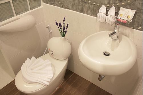Be My Guest Hip Hotel - Surin Beach - Bad