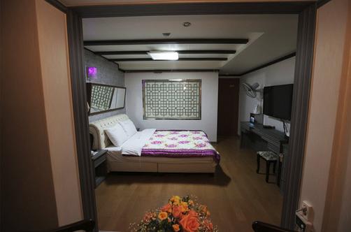 Goodstay Lynn House Hotel - Jeonju - Schlafzimmer