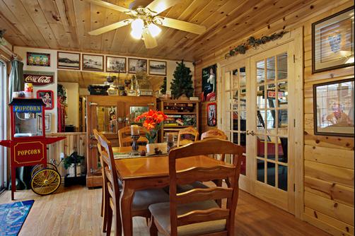 Fireside Lodge Bed and Breakfast - South Lake Tahoe - Wohnzimmer