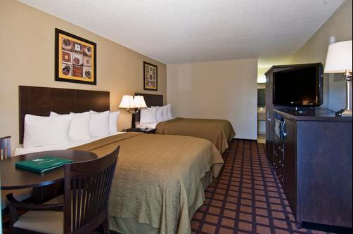 Quality Inn Daytona Speedway I-95 - Daytona Beach - Schlafzimmer