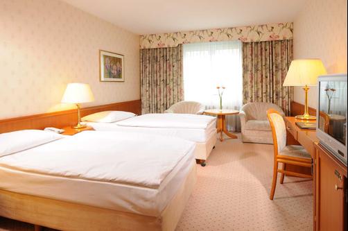 Maritim Hotel Munich - München - Schlafzimmer