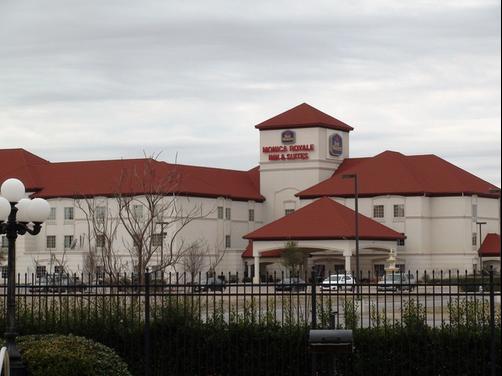Best Western Plus Monica Royale Inn & Suites - Greenville - Gebäude