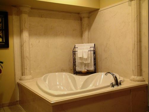 Best Western Plus Monica Royale Inn & Suites - Greenville - Bad