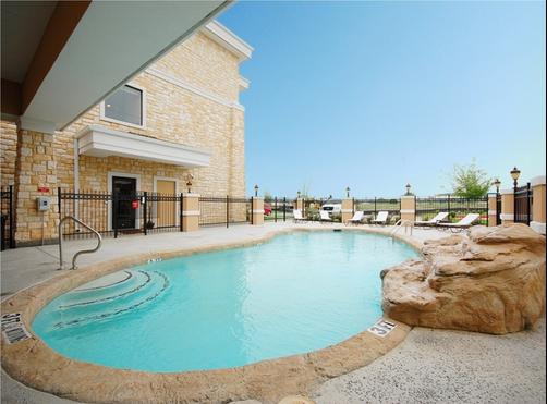 Best Western Plus Christopher Inn & Suites - Forney - Pool