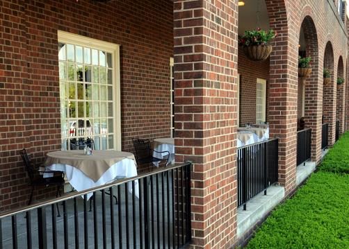 Natural Bridge Hotel and Conference Center - Natural Bridge - Innenhof
