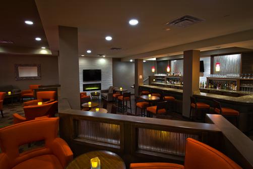 Hilton Garden Inn Saskatoon Downtown - Saskatoon - Bar