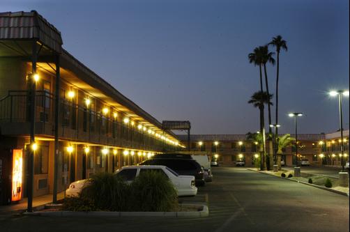 Econo Lodge Airport - Phoenix