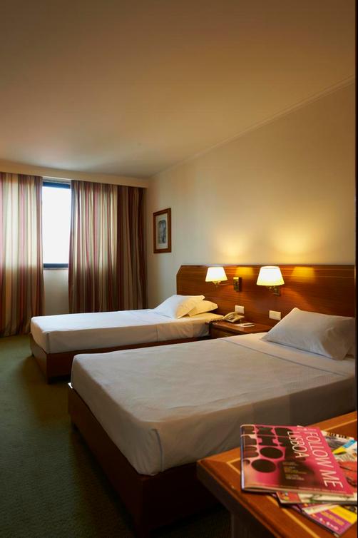 Hotel Real Parque - Lissabon - Bett