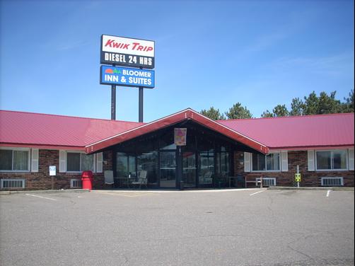 Bloomer Inn & Suites - Bloomer - Außenansicht