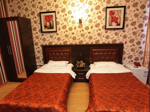 Grand Hotel - Bischkek - Schlafzimmer