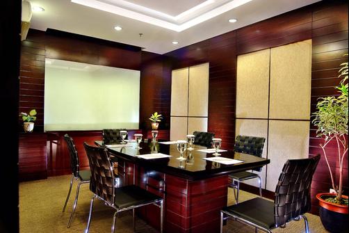 Aston Balikpapan Hotel and Residence - Balikpapan - Konferenzraum