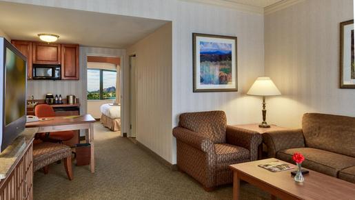 DoubleTree Suites by Hilton Phoenix - Phoenix - Schlafzimmer