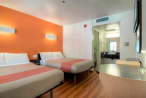 Motel 6 Palm Springs Downtown - Palm Springs - Schlafzimmer