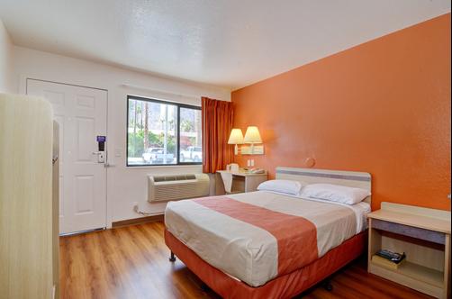Motel 6 Palm Springs E East Palm Canyon - Palm Springs - Schlafzimmer
