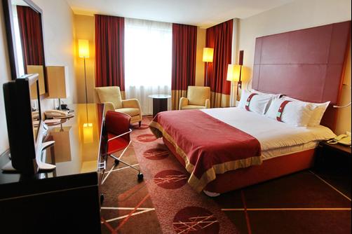 Holiday Inn Sofia - Sofia - Schlafzimmer