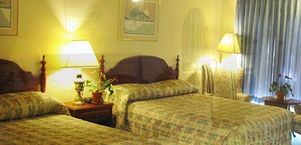 Flagstone Motel - Port Angeles - Bett