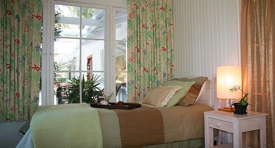 Pepper Tree Retreat - Ojai - Bett