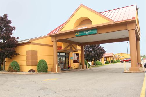 Quality Inn Airport - Buffalo - Gebäude