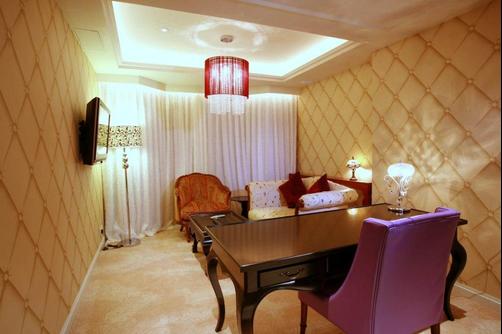 The Luxe Manor - Kowloon - Wohnzimmer