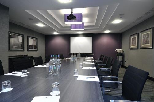DoubleTree by Hilton Hotel London - West End - London - Konferenzraum