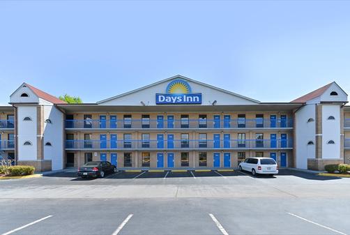 Days Inn Charlotte Northlake - Charlotte - Gebäude