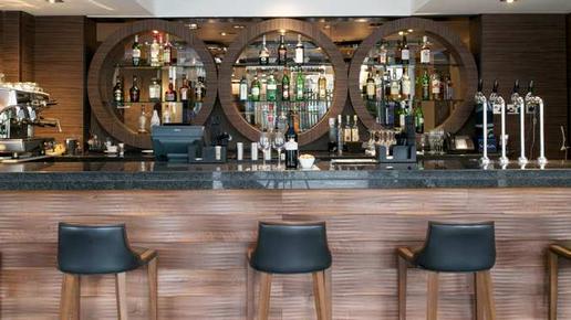 DoubleTree by Hilton Hotel London - Victoria - London - Bar
