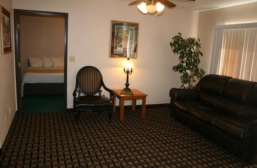 Allington Inn and Suites - South Fork - Wohnzimmer