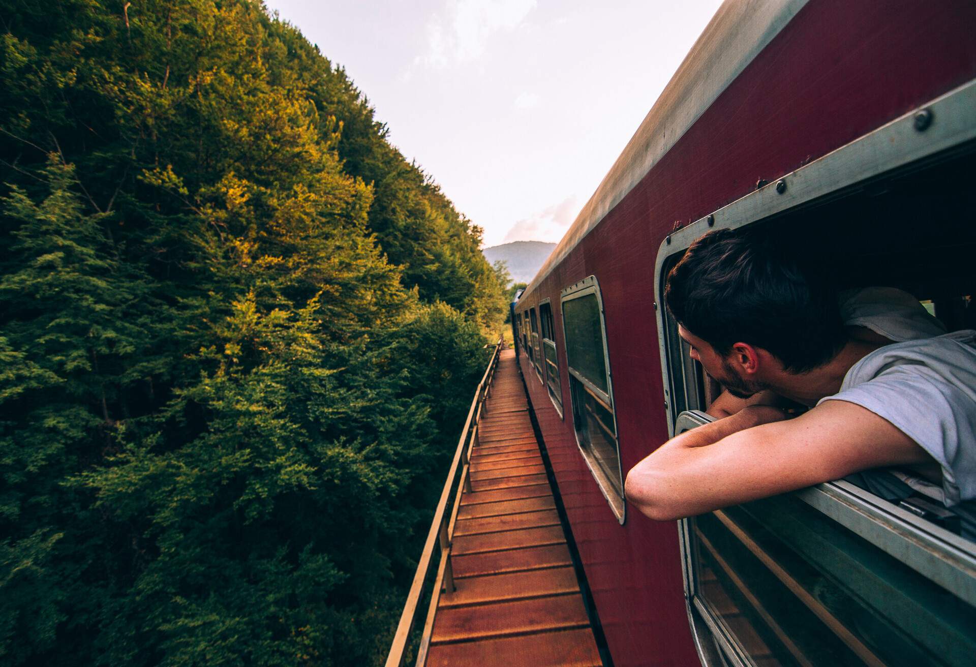 THEME_TRAIN-TRAVEL_DEST_ROMANIA_GettyImages-760289559