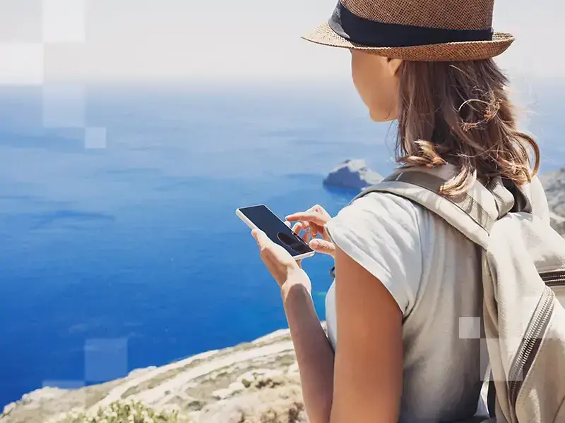 Von der Planung über soziale Netzwerke bis hin zum Bezahlen von Flügen: Apps können deinen Trip von Anfang bis Ende erleichtern.. © Poike/ iStock Photos