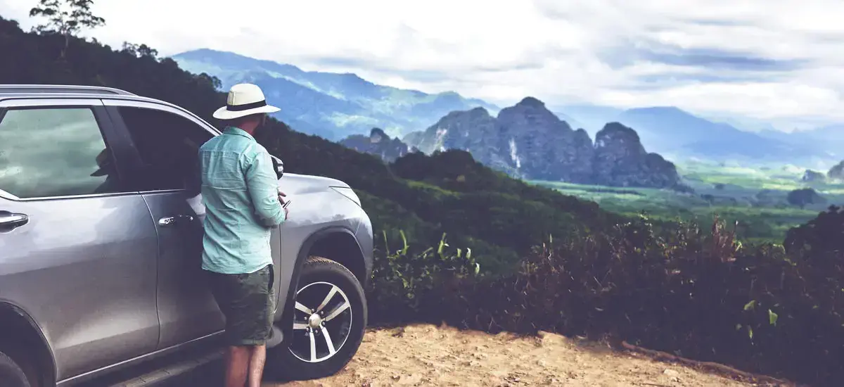 kk_car_theme_travel_adventure_people_car_mountains_outdoors-shutterstock-portfolio_735174217_universal_within-usage-period_63660-1-3.jpg
