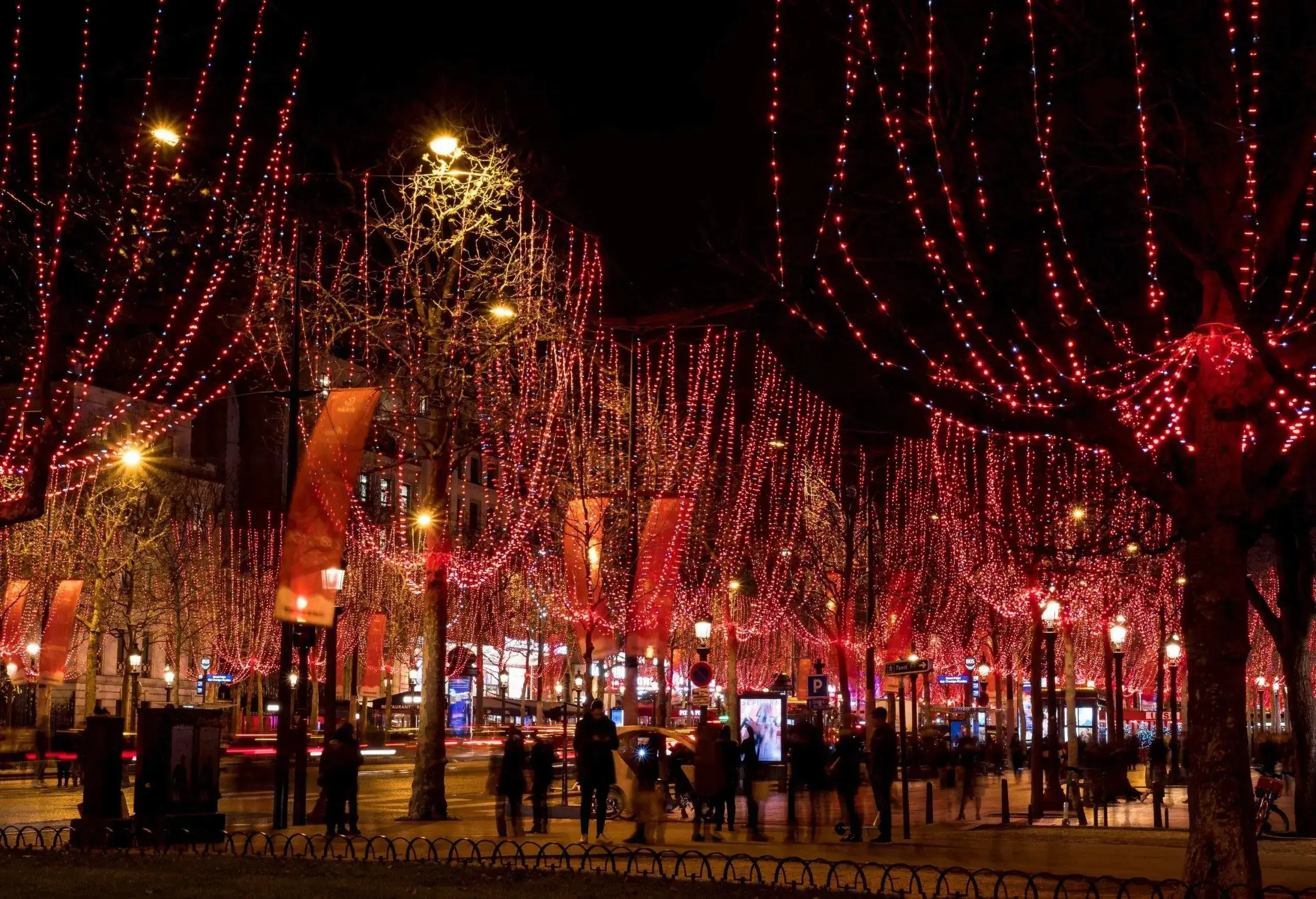 Avenue des Champs-Eltsees, Paris, France.
