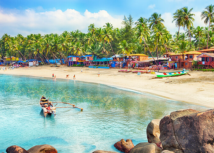 Lena Serditova/Shutterstock.com
 | Strandleben in Goa