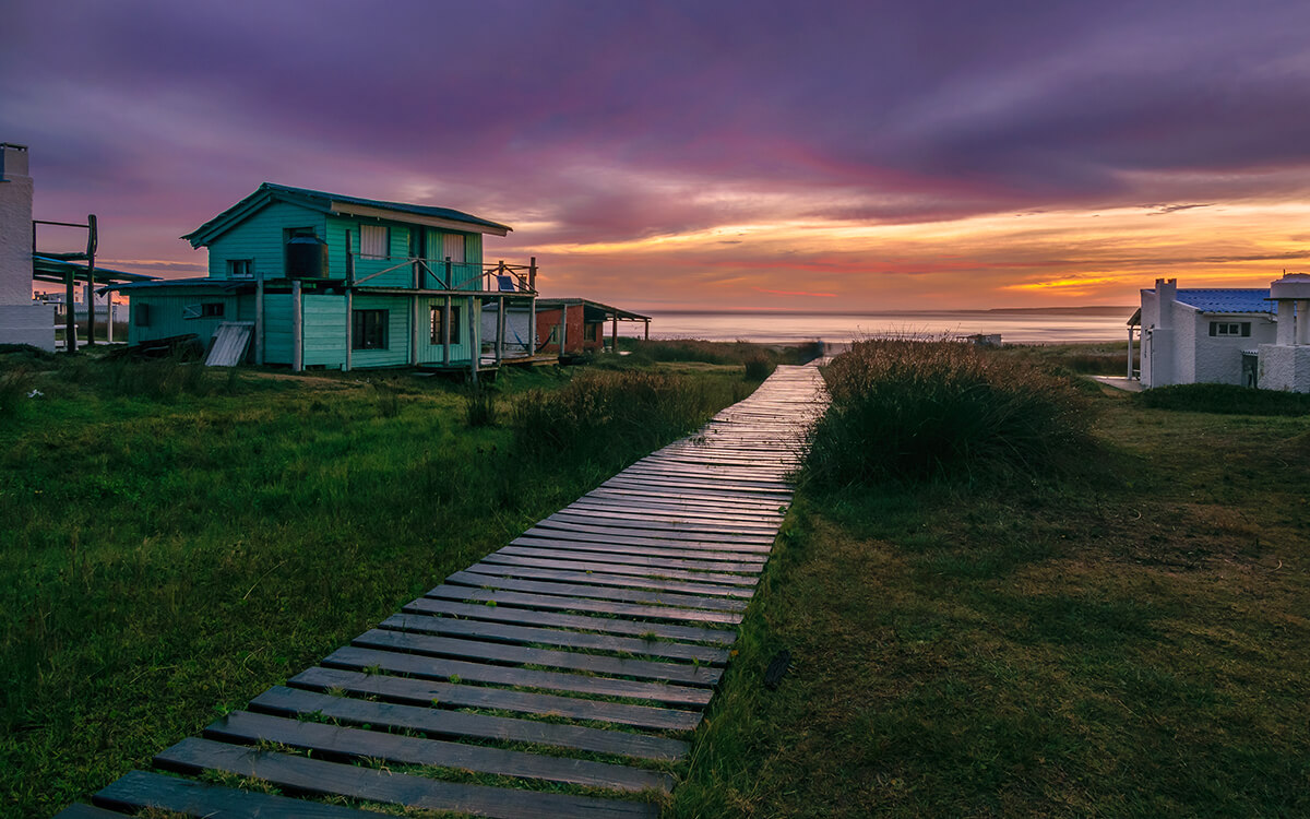 Dtrandhaus und Sonnenuntergang am Cabo Polonio, Rocha, Uruguay.