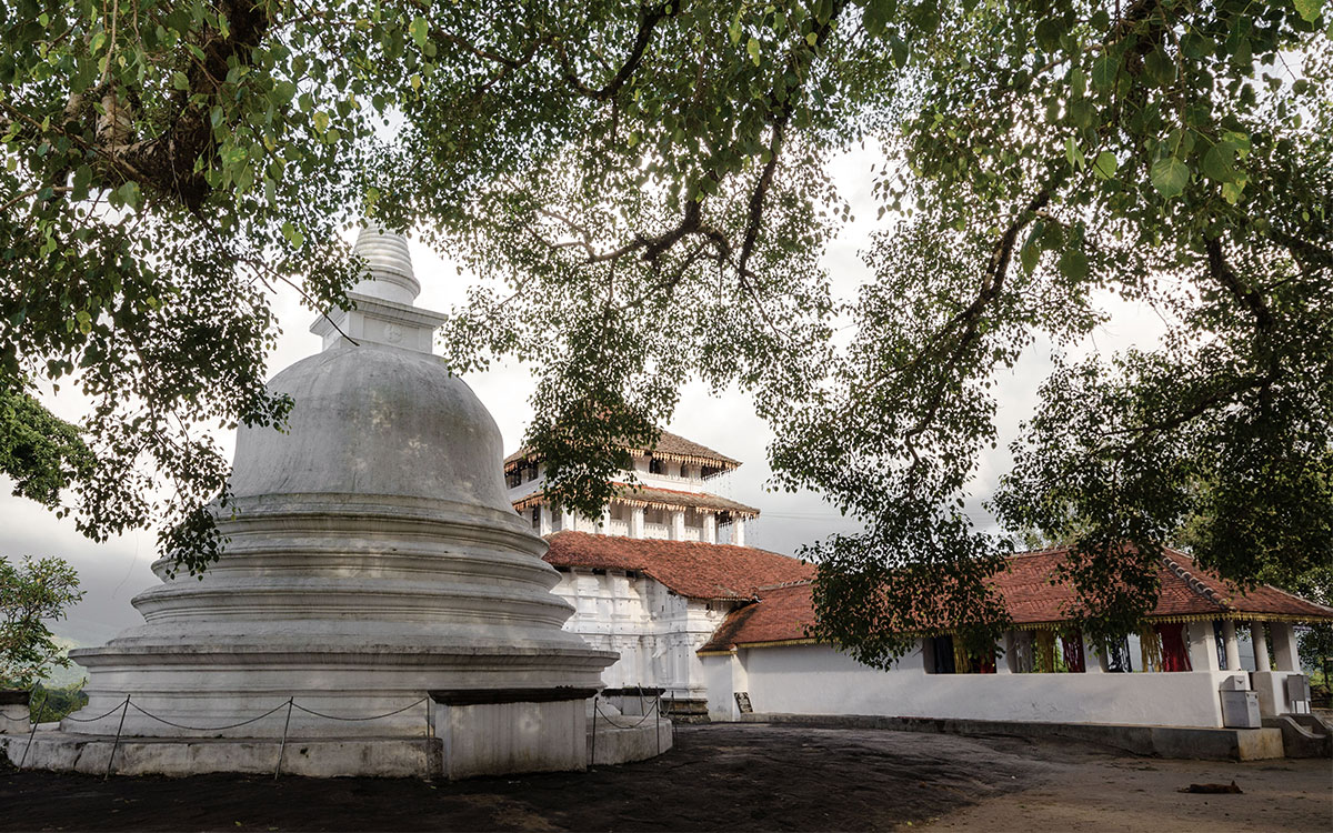Lankatilaka Viha Tempel auf Sri Lanka | KAYAK MGZN