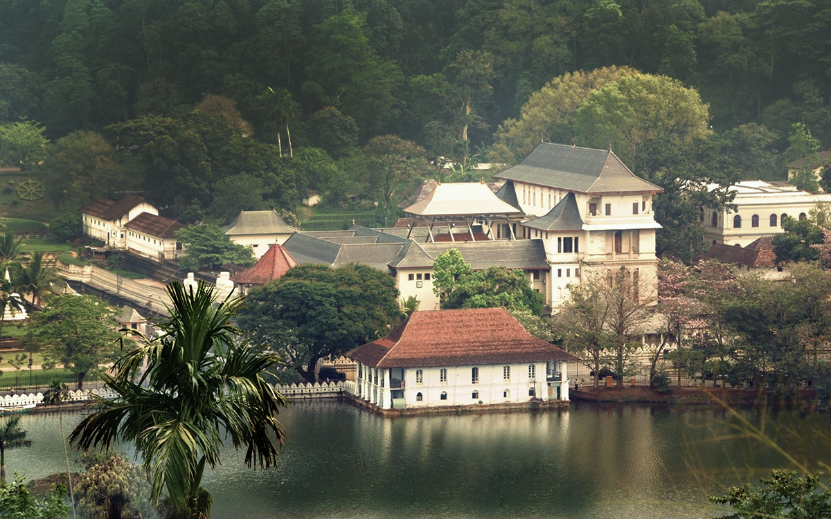 Zahntempel auf Sri Lanka | KAYAK MGZN