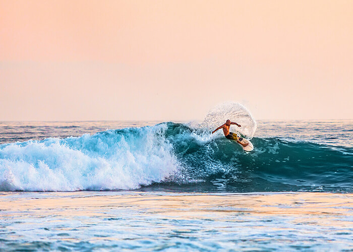 Teddy Kelley/unsplash.com | Surfen an der Algarve