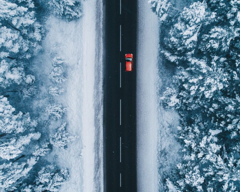Mietwagen für Winter-Ski-Trips, raues Gelände, kaltes Klima