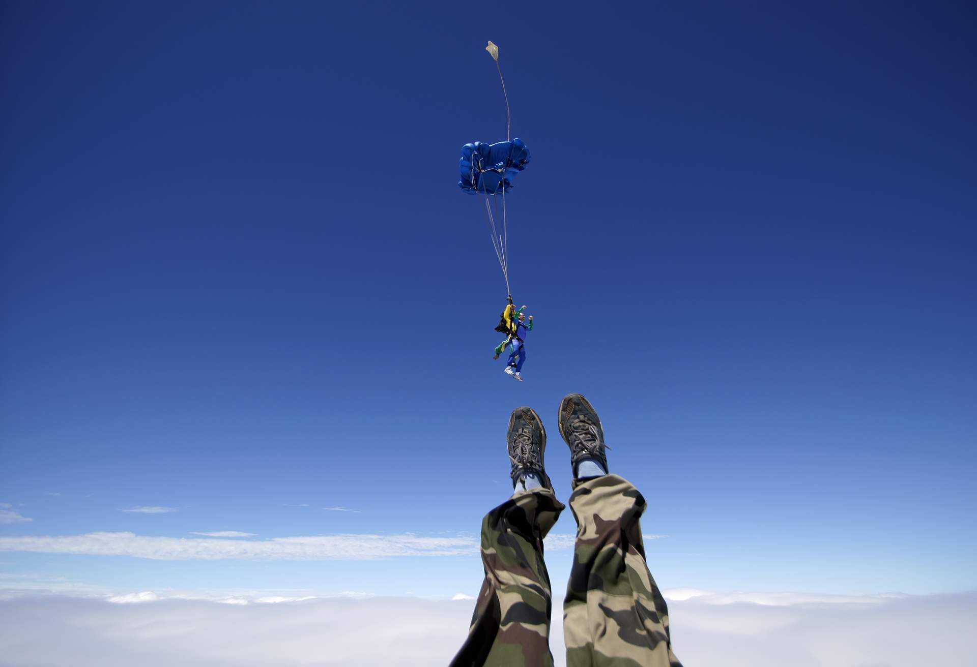 Skydiving in Spain