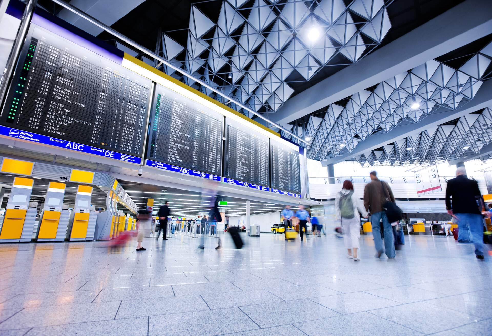 dest-germany_frankfurt_airport_gettyimages-157399542_universal_within-usage-period_82427.jpg