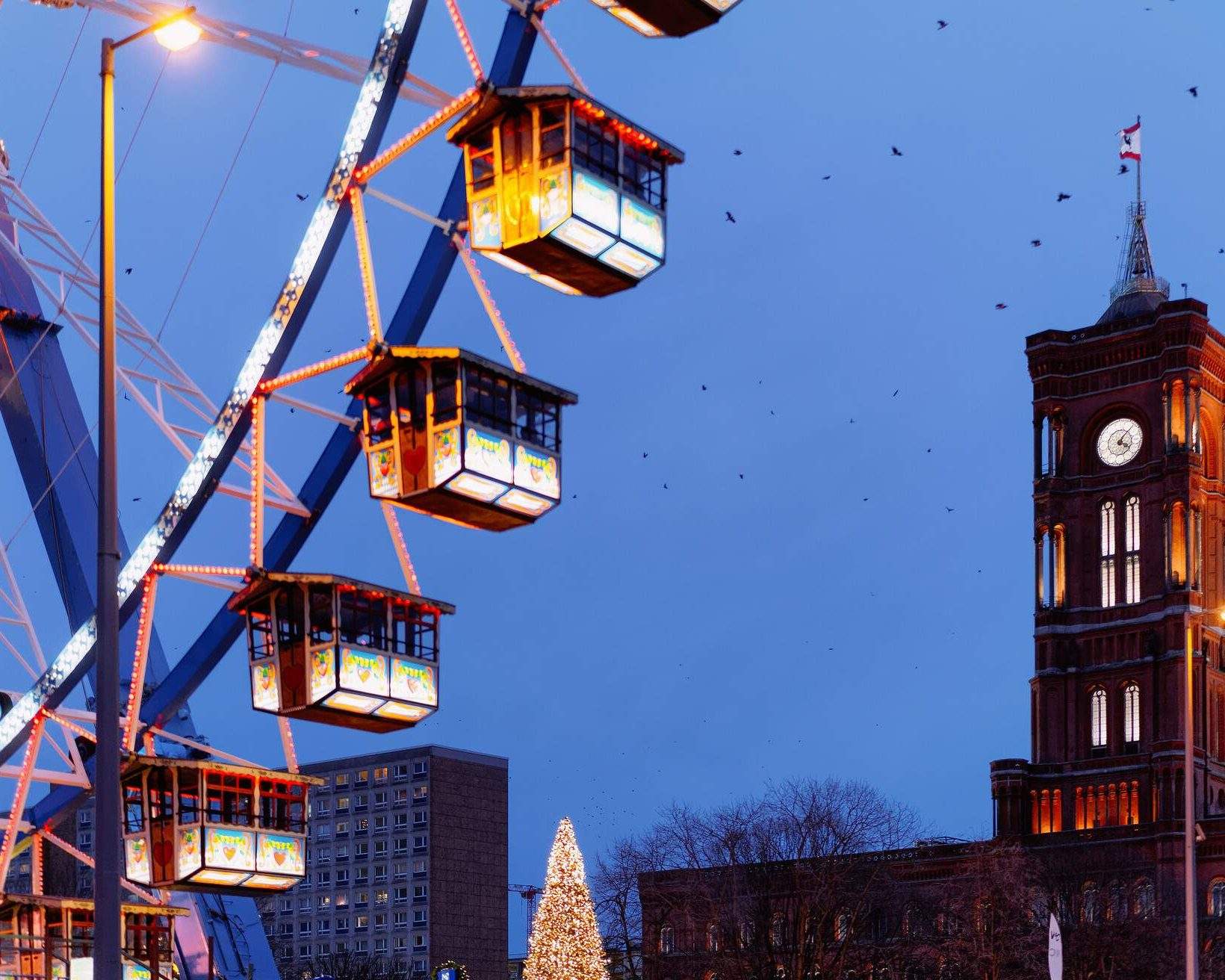 12 Anwärter für den schönsten Weihnachtsmarkt Berlins KAYAK