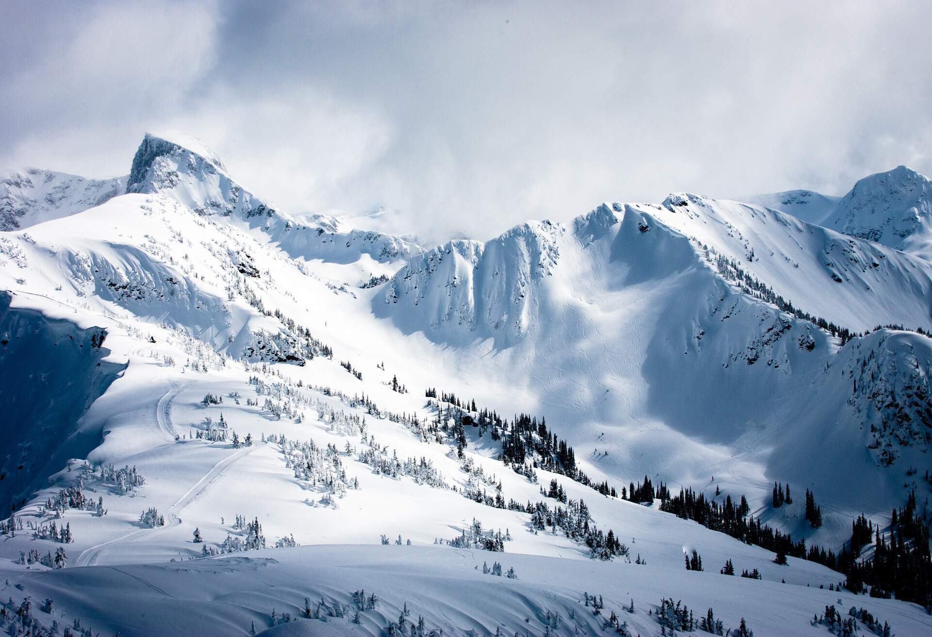 dest_canada_british-columbia_revelstoke-mountain_gettyimages-488789118-1