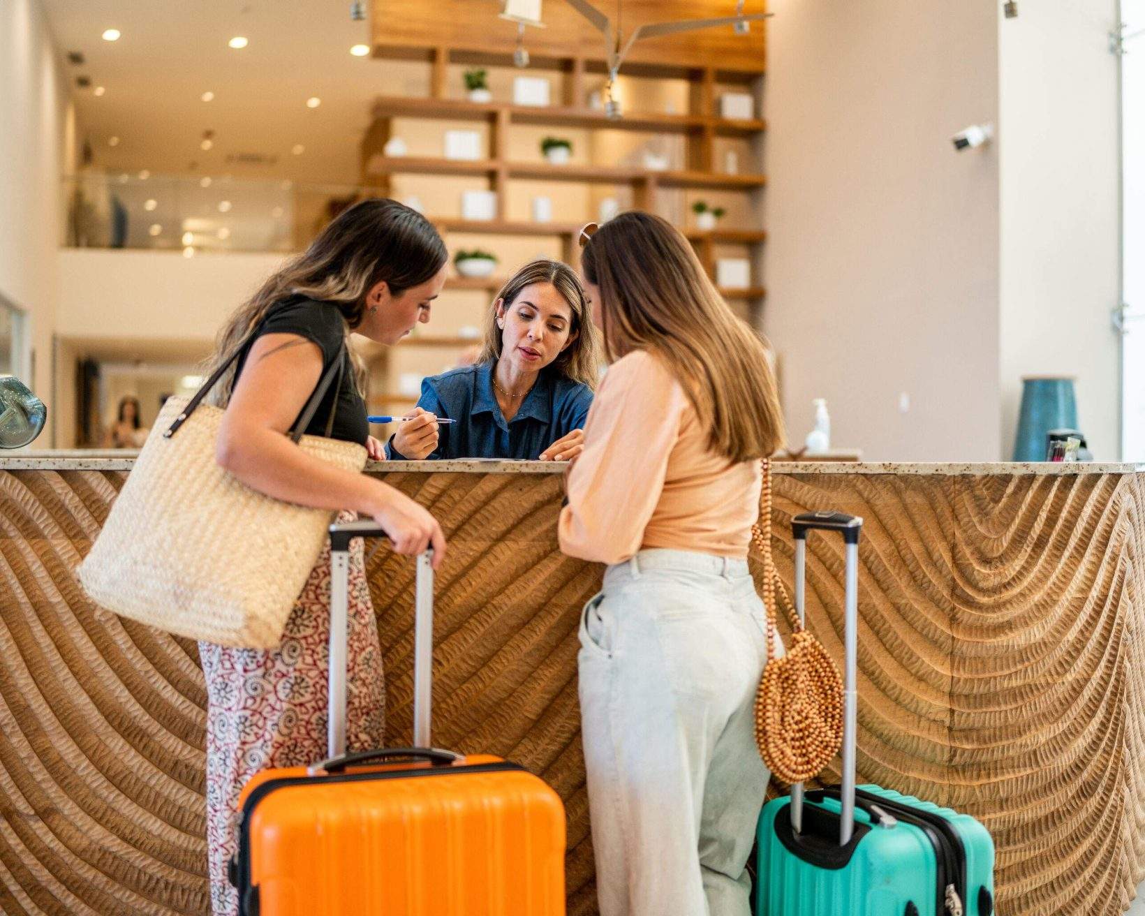 Ab Wieviel Jahren Darf Man Alleine In Ein Hotel Einchecken
