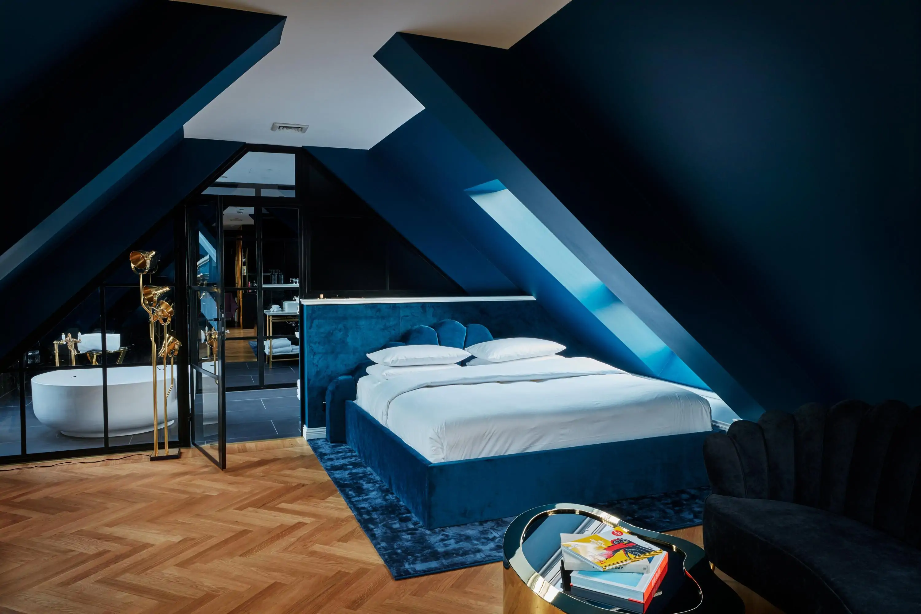 provocateur-hid3004816-leonardo-119020924-21_maison_suite_o-162620